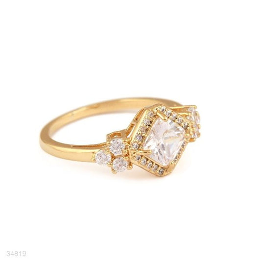 Astonishing Diamond Halo Gold Ring