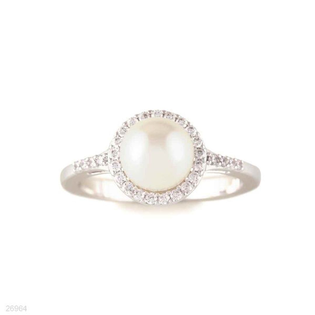 Delicate Pearl Gold Ring